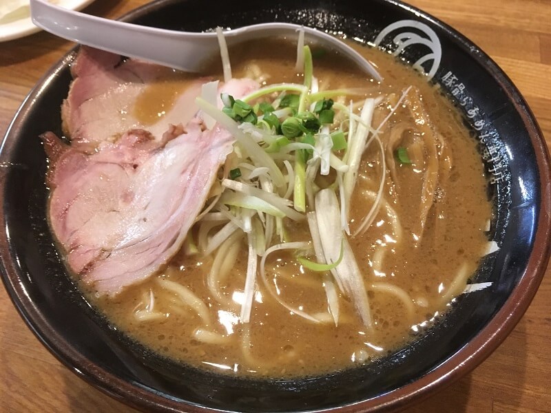 松本駅前『豚骨らあめん専門店 とんこつ家ZUN』で締めのラーメン