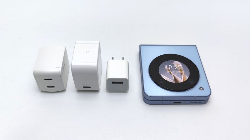 Libero Flip」実機を手持ちの急速充電器で充電してみた！急速充電