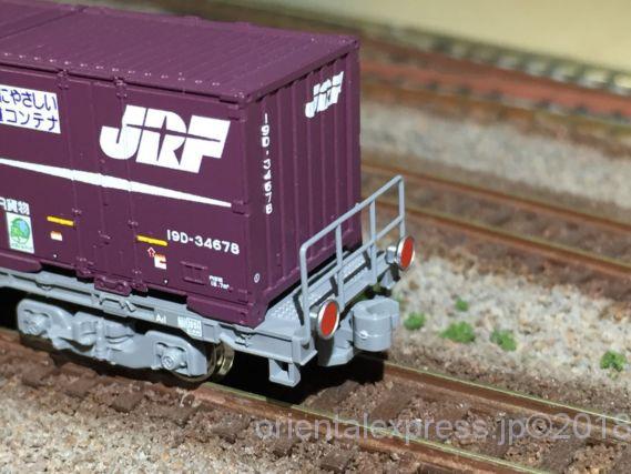 KATO コキ106 コンテナ無積載 2両セットの入線です。10-1478