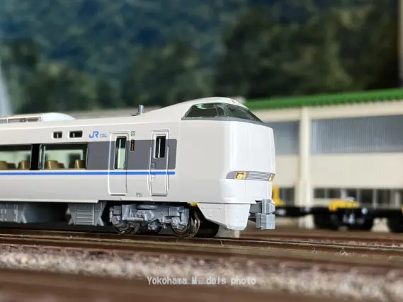683系4000番台「サンダーバード」T48編成が入線です。 KATO 10-1747