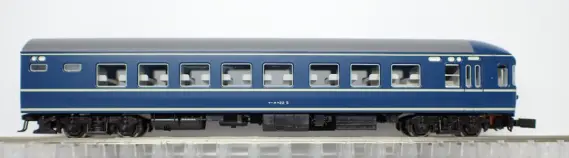 20系 寝台特急「さくら」長崎編成・佐世保編成 が入線です。 KATO 10