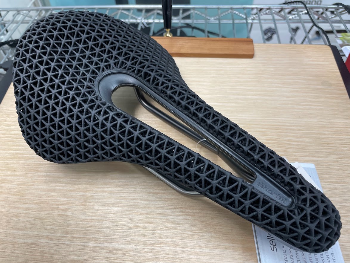アサゾ―×サドル】最新3Dプリントサドル入荷！色々揃っています