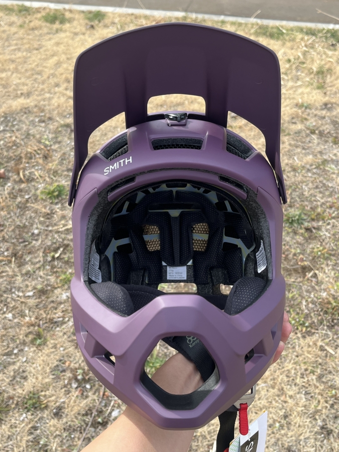 SMITH】二重の安全機構でライダーを守る超軽量級フルフェイスが入荷