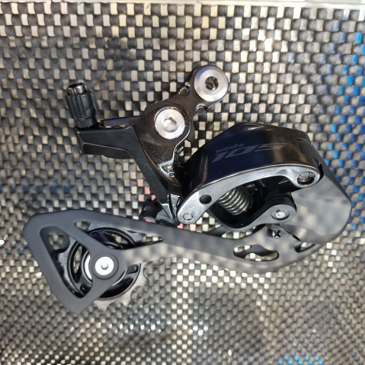 SHIMANO】リア12速になったワイヤーシフトタイプの新型「105」入荷