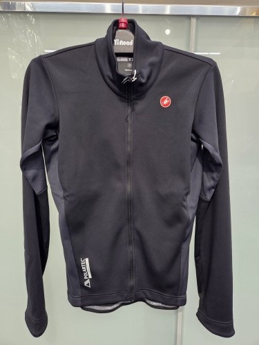 CASTELLI】機能的な部分防風で冷風を防ぐ！秋冬に人気のジャケットが2