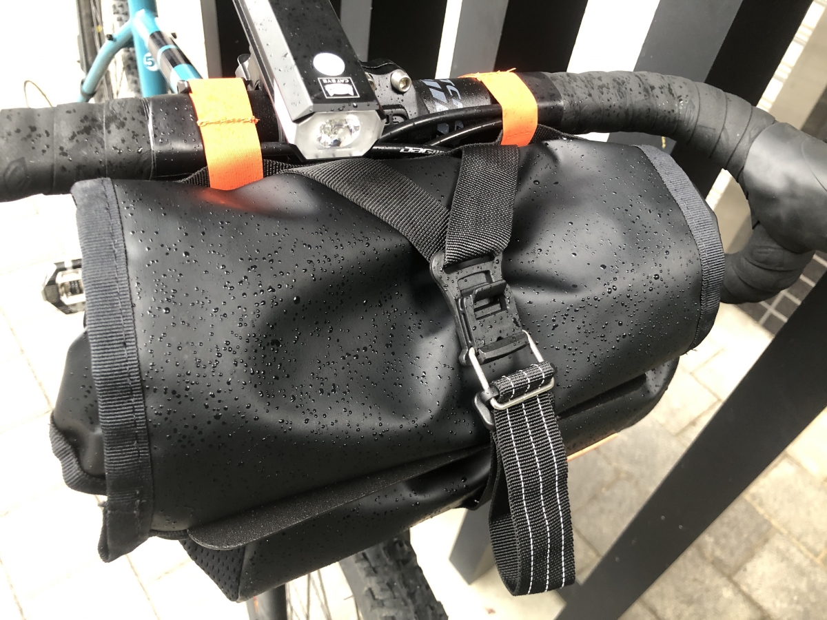 RESTRAP】ハンドルバーにも腰にも付けられる便利な2WAYバッグが入荷