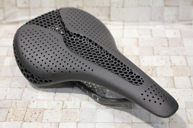 3D AeroFlow カーボンサドル Ⅱ 3D AeroFlow カーボンサドル Ⅱ