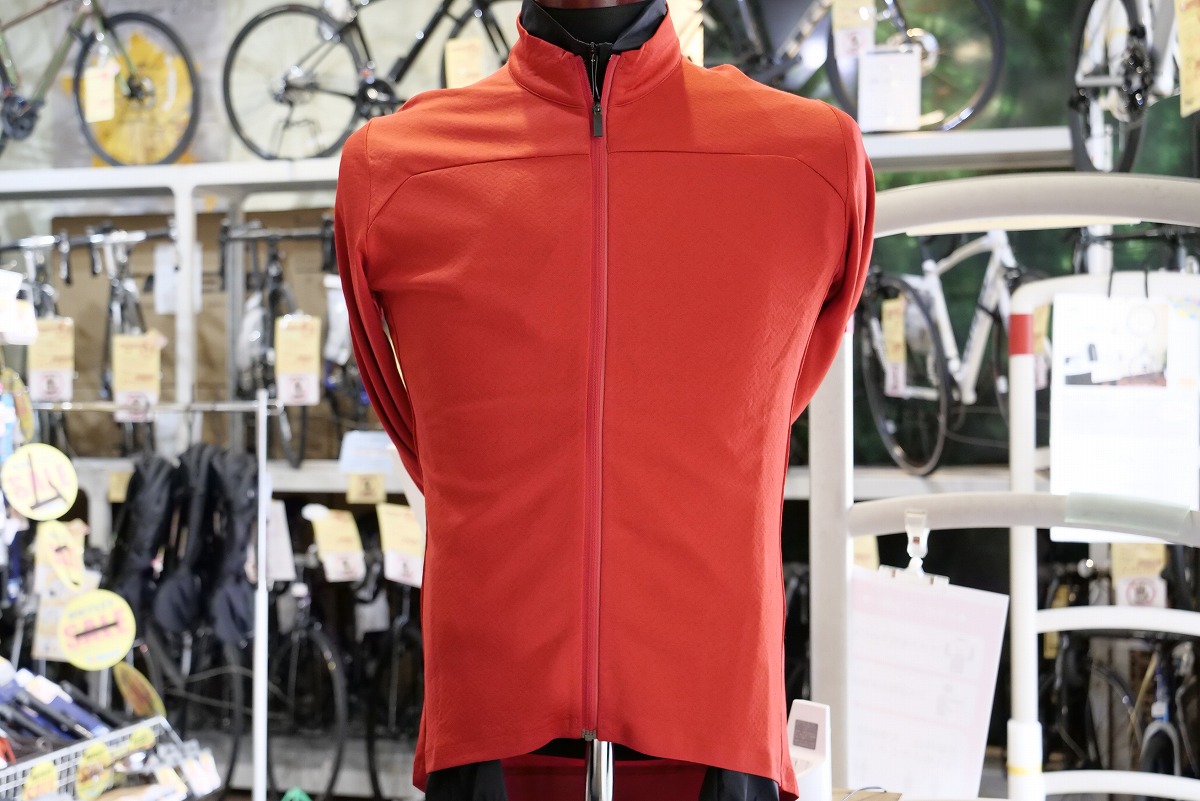 ITEM】メリノウール採用の薄手サイクルウェアが肌寒い季節におススメ