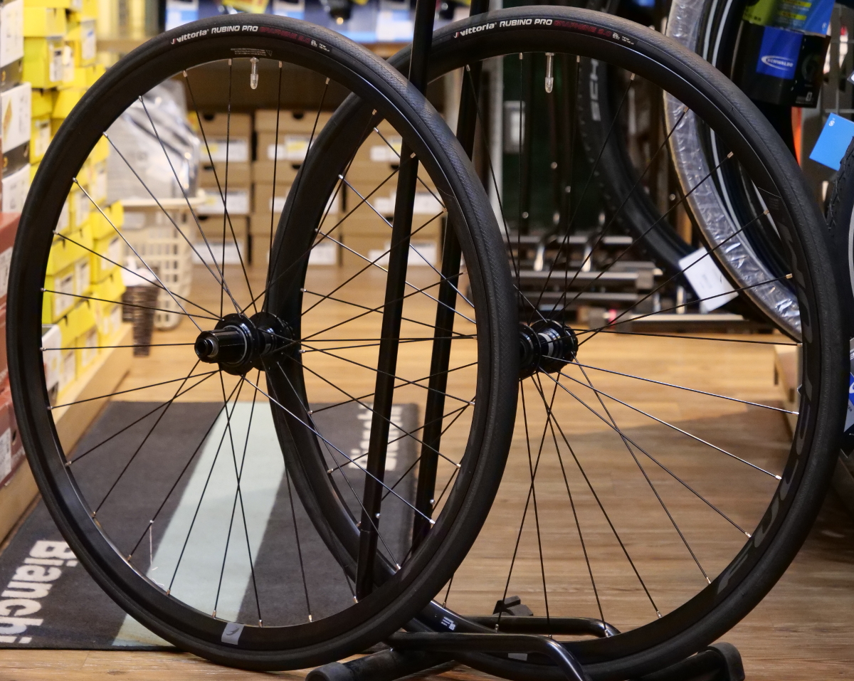 アウトレット】FULCRUM RACING 900 DBがタイヤ付特価で入荷！おすすめ