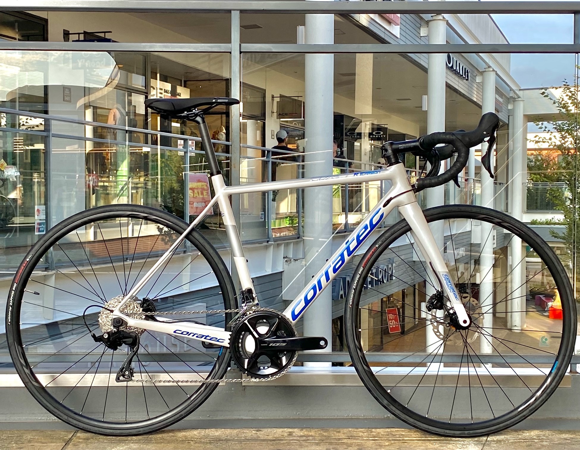 CORRATEC】新型105機械式変速機を搭載したカーボンロードバイクが即納