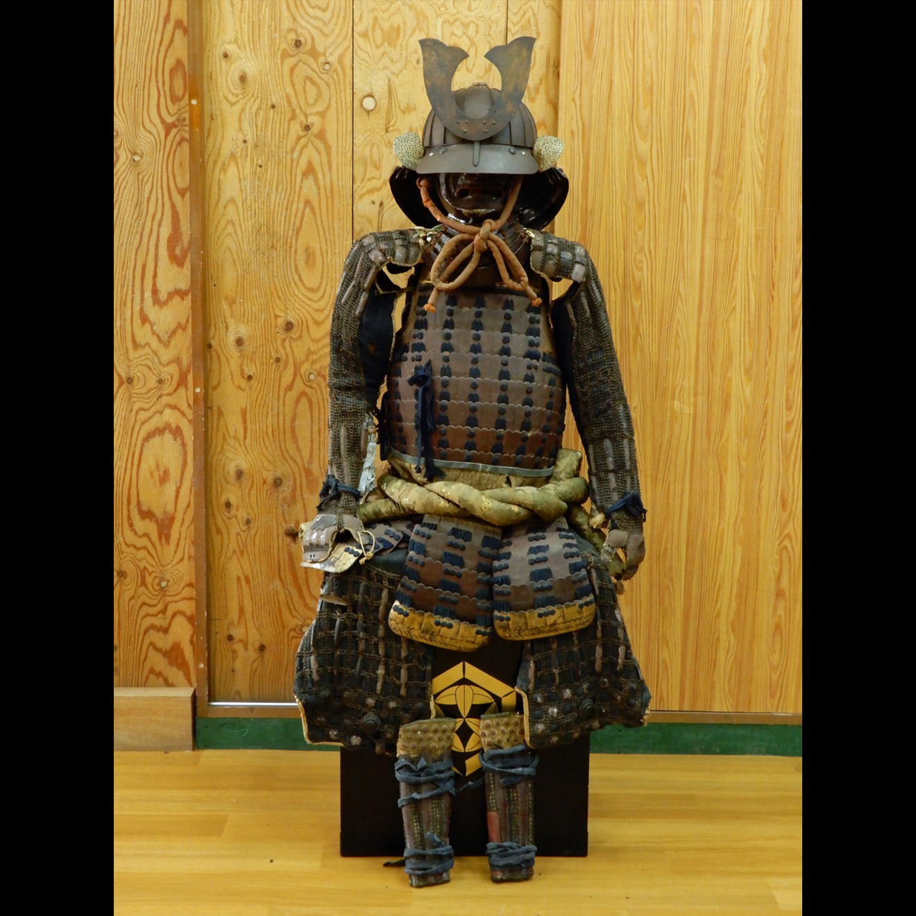本歌江戸初期 日本 甲冑 （等身大）鎧 一式『在銘あり』 07-084 江戸