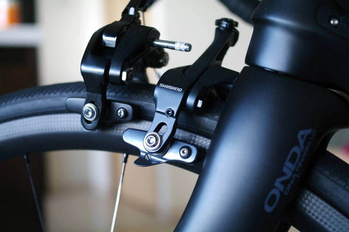105からULTEGRAのブレーキへ換装（PINARELLO RAZHA） – ゆるふ