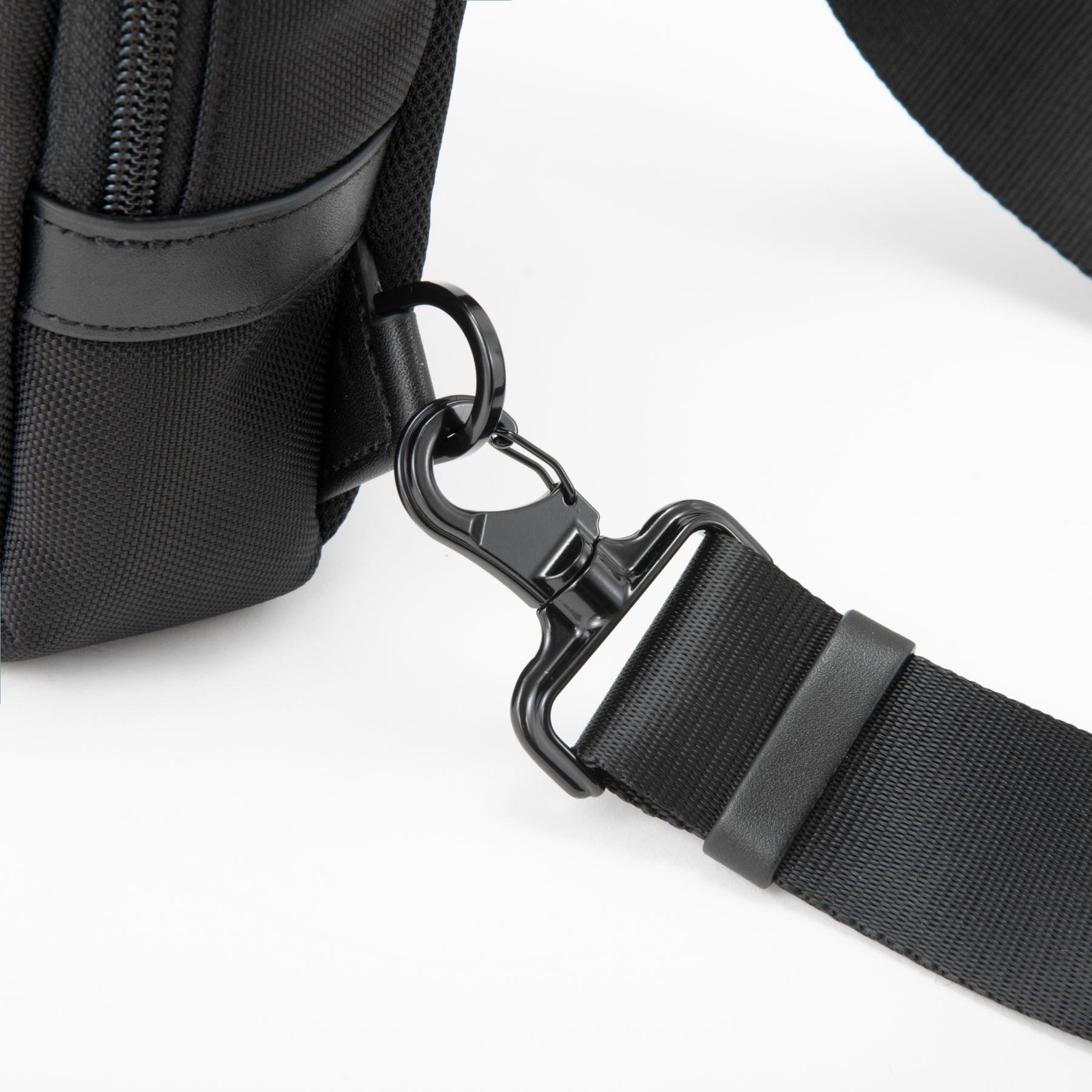 ZEST2 d | Crossbody Shoulder Bag S 81703 – ZERO HALLIBURTON