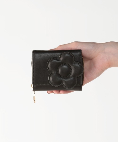 MARY QUANT（マリークヮント） 財布 マリークワント ビッグデイジー