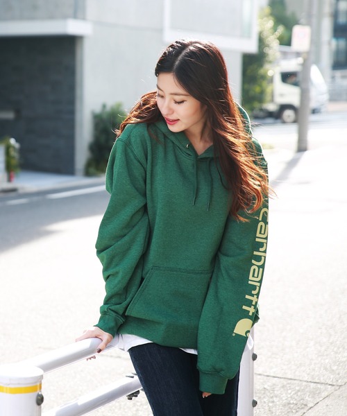 Carhartt（カーハート） パーカー 袖プリント 長袖 ワッペン 裏起毛