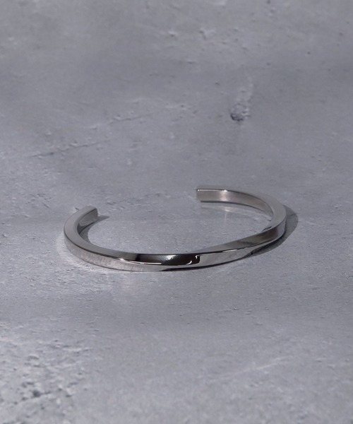 ete（エテ） バングル 「シェア」 ブラックダイヤモンド バングル