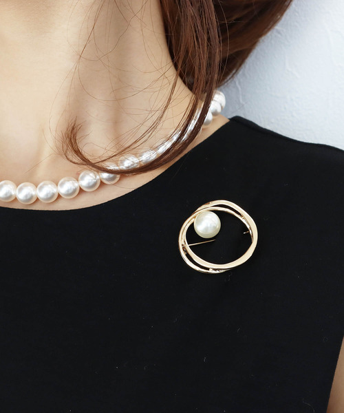 SWAROVSKI（スワロフスキー） ブローチ 「公式」「スワロフスキー