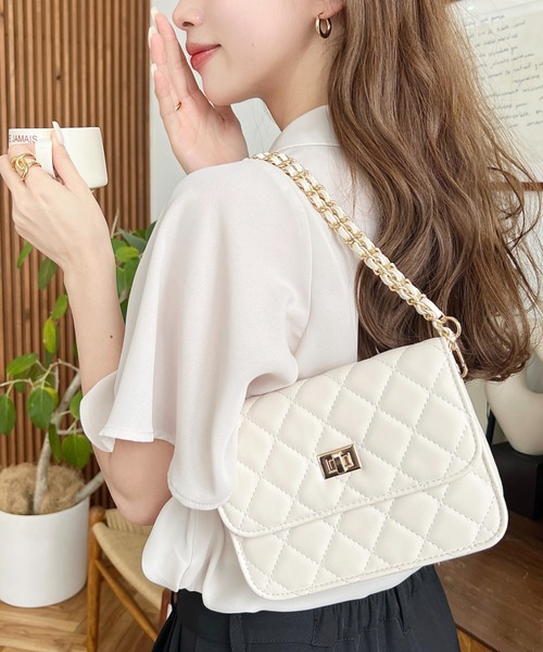 moment+ ショルダーバッグ バッグ フェイクレザーキルティング