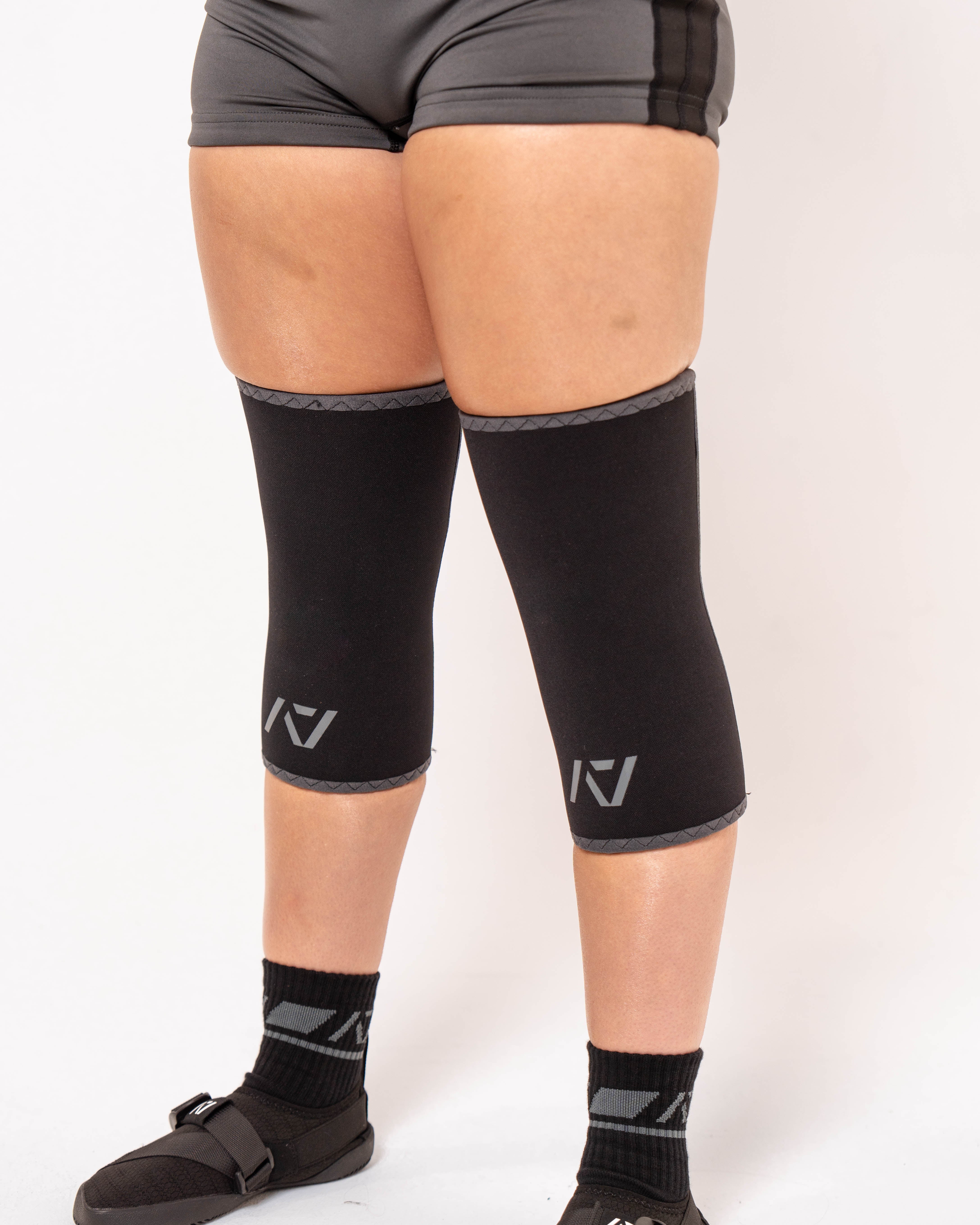 Hourglass Powerlifting-Approved Knee Sleeves - Stealth | A7