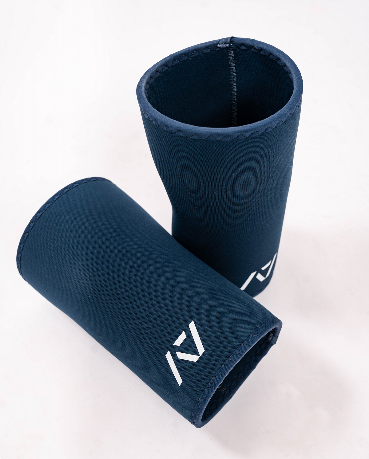 A7 ニースリーブ RIGOR MORTIS S black Blue Knee Sleeves - Tide