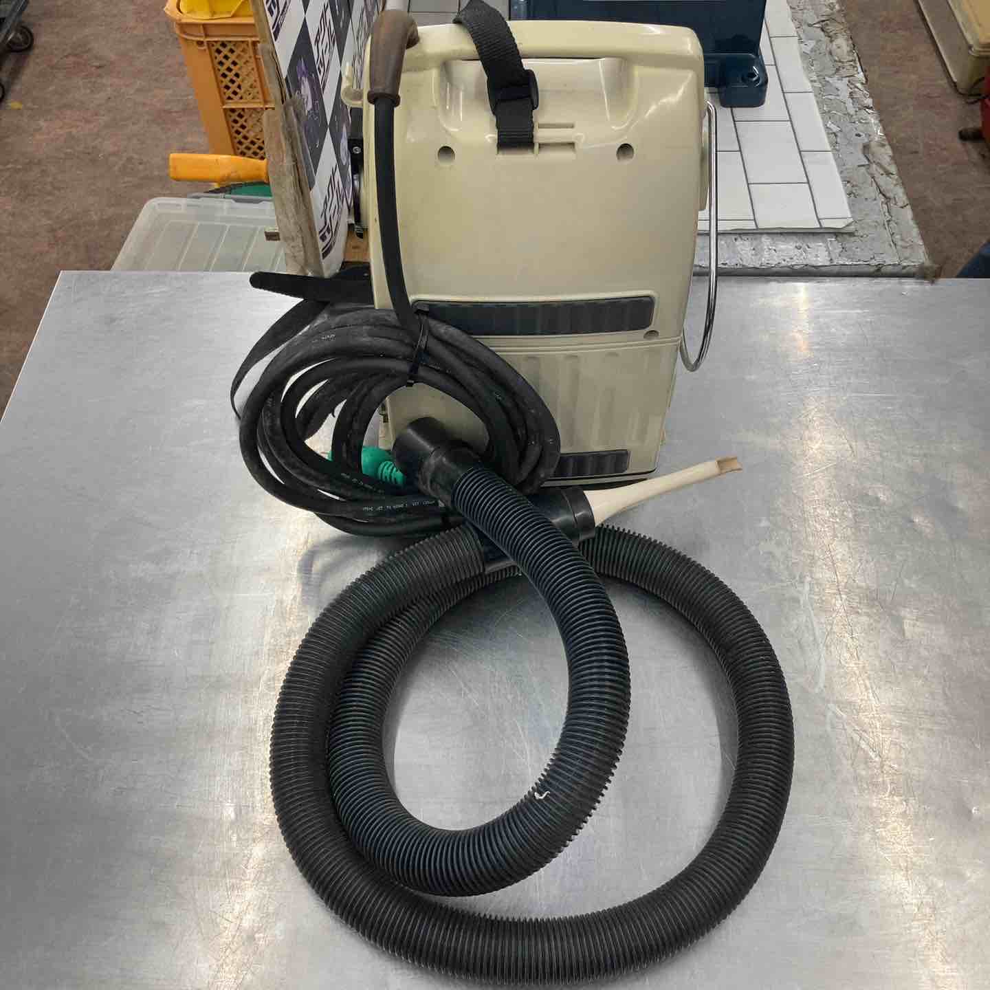 ☆マキタ(makita) 携帯用集じん機 421S(P) 421SP【所沢店】 – アクト