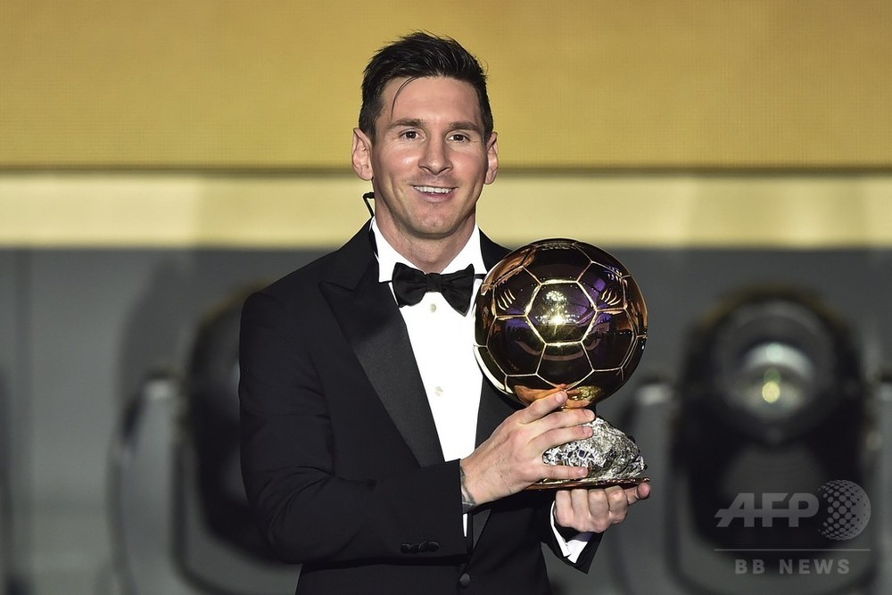 メッシが2015年バロンドール受賞、史上最多5度目 写真5枚 国際ニュース