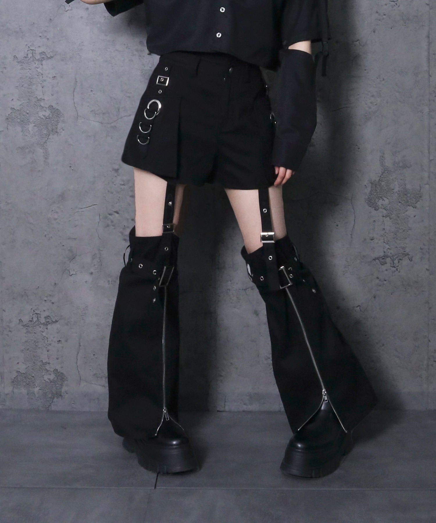 レッグウォーマー付きショートパンツ– A AM STUDIO