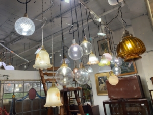 照明が買えるお店】京都・70B ANTIQUES – AkaLie