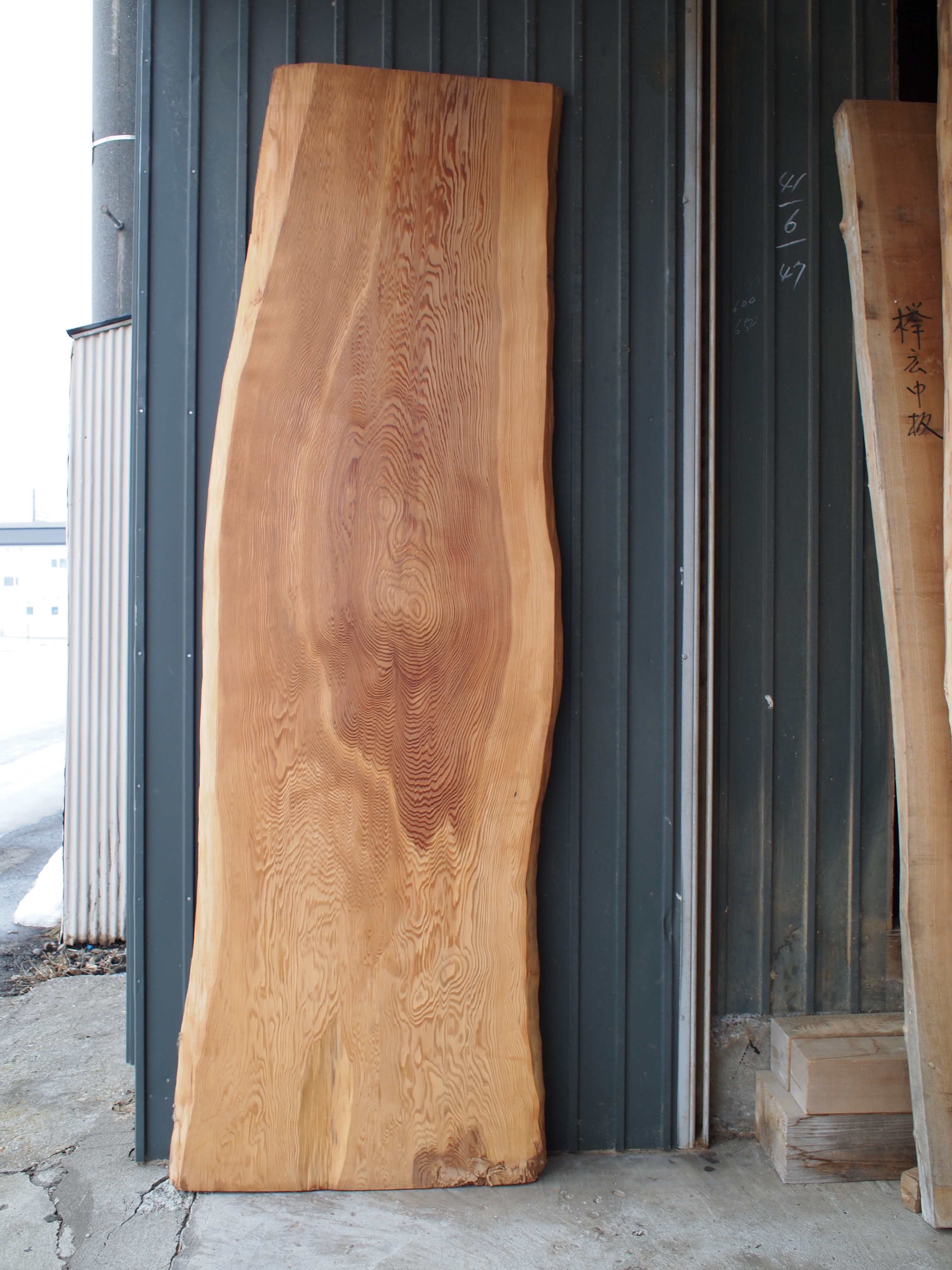 天然秋田杉厚板 | あきたの材木屋あきたの材木屋