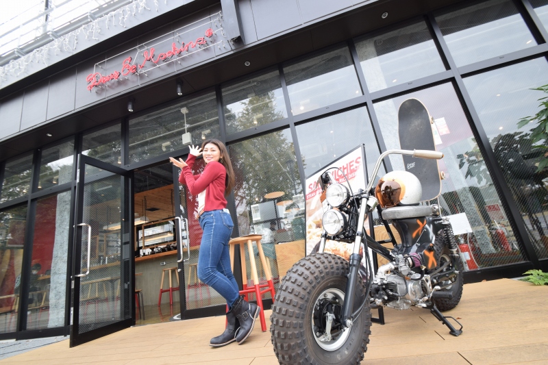 ファッションも本格ラテもカスタムバイクも楽しめる！DEUS EX MACHINA