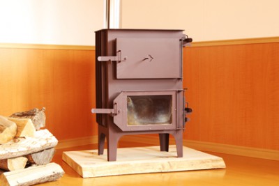 Aomori Wood Stove｜商品紹介-チビ（オーブン付き薪ストーブ）｜蛯名鉄工