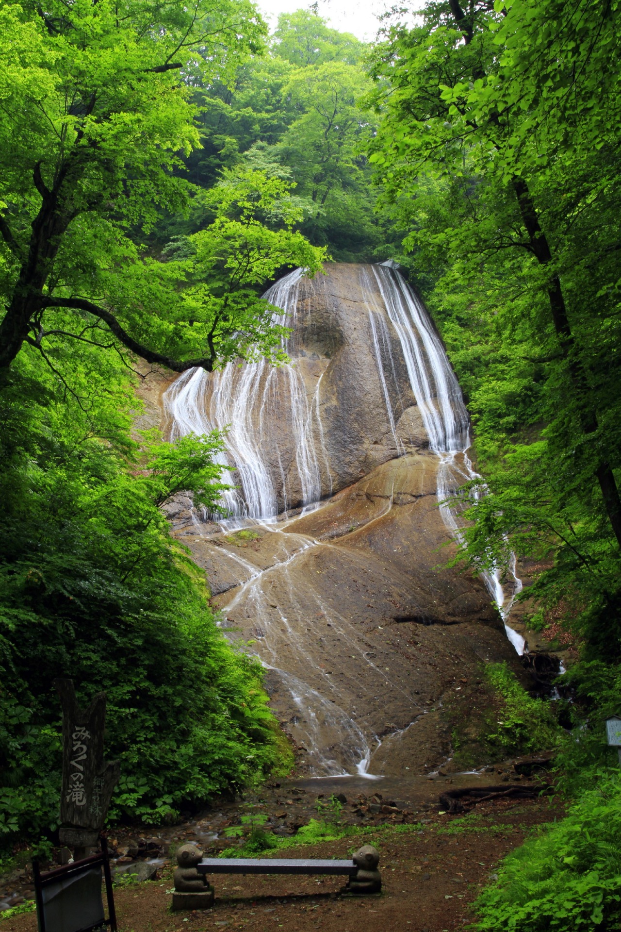 みろくの滝｜スポット・体験｜【公式】青森県観光情報サイト Amazing