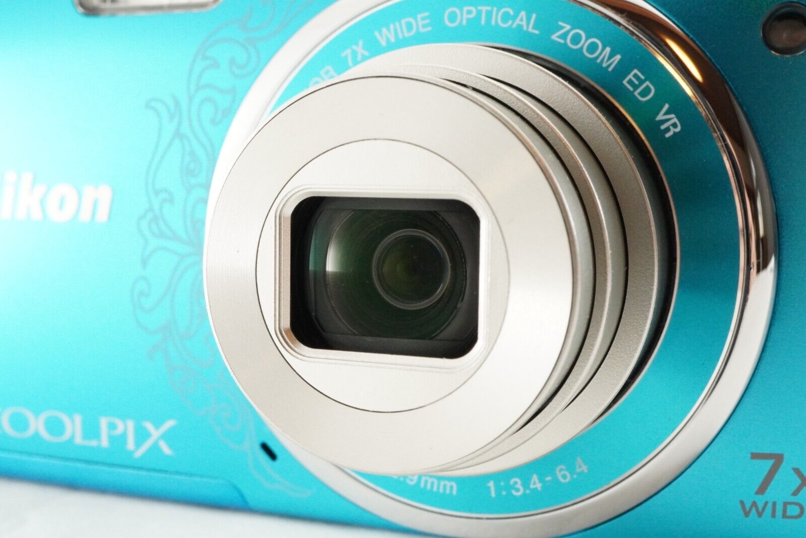 Nikon COOLPIX S3500 Oriental Blue & 4GB SDHCCard Digital Camera