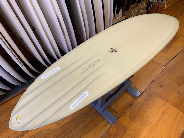 FOCUS custom design【4CHANNEL TWIN PIN】 | サーフィンスクール