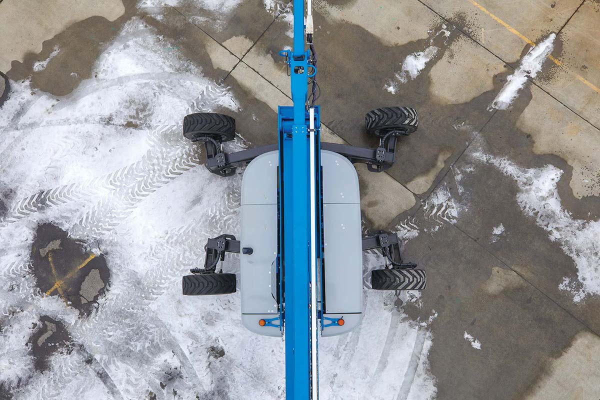 Genie® ZX®-135/70 Self-Propelled Articulated Boom Lift | ARS