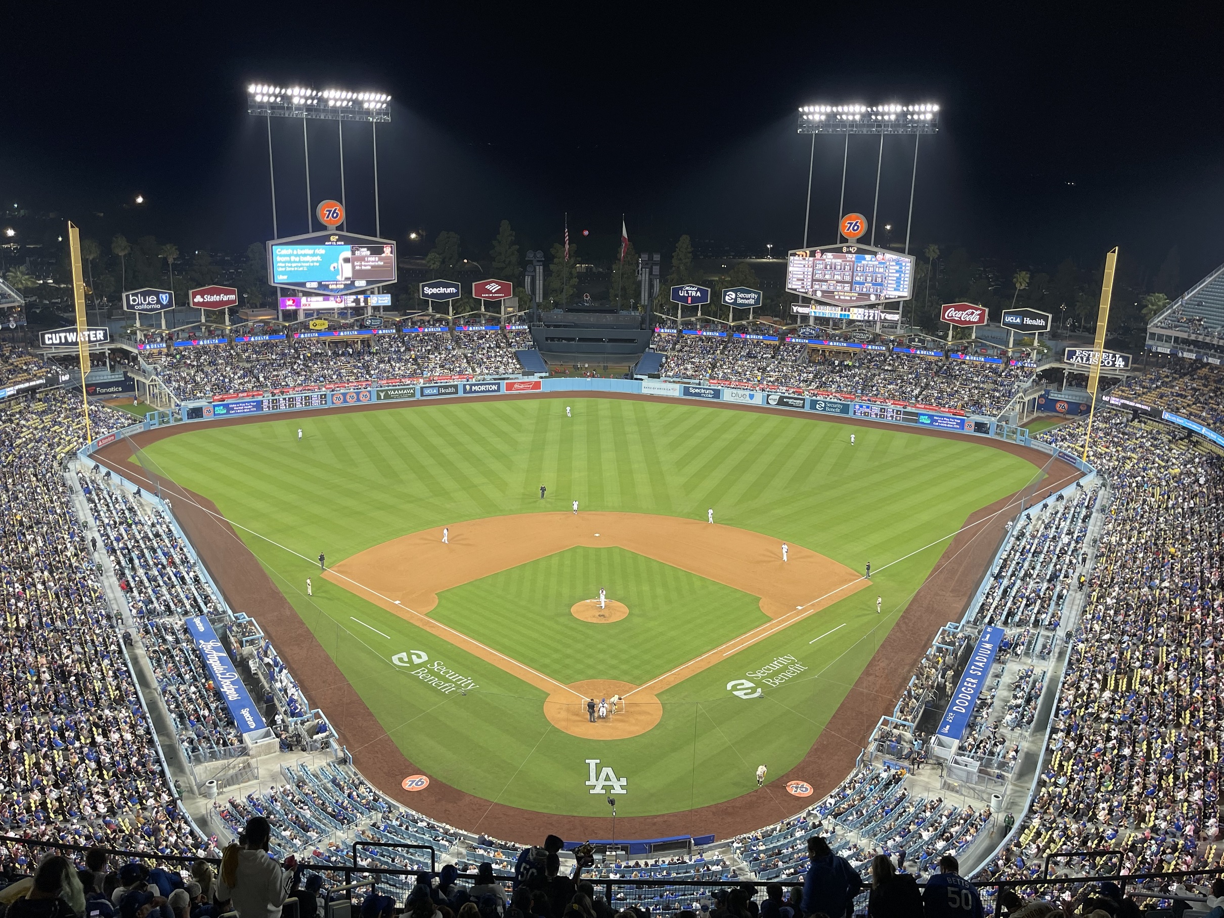 ドジャースタジアム ゲーム使用ベース ドジャー・スタジアム