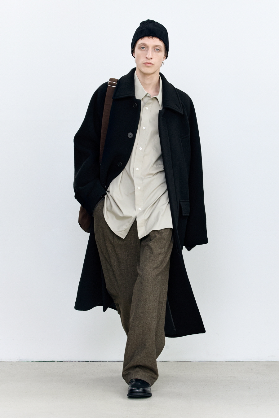 MUSINSA | INSILENCE Oversized Balmacaan Coat BLACK