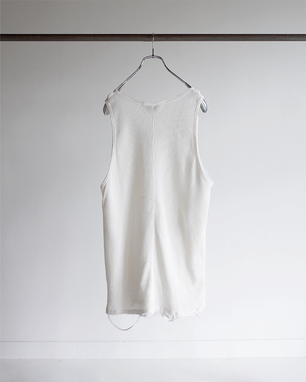 DAMAGE WAFFLE TANKTOP(WHITE) – ANCELLM