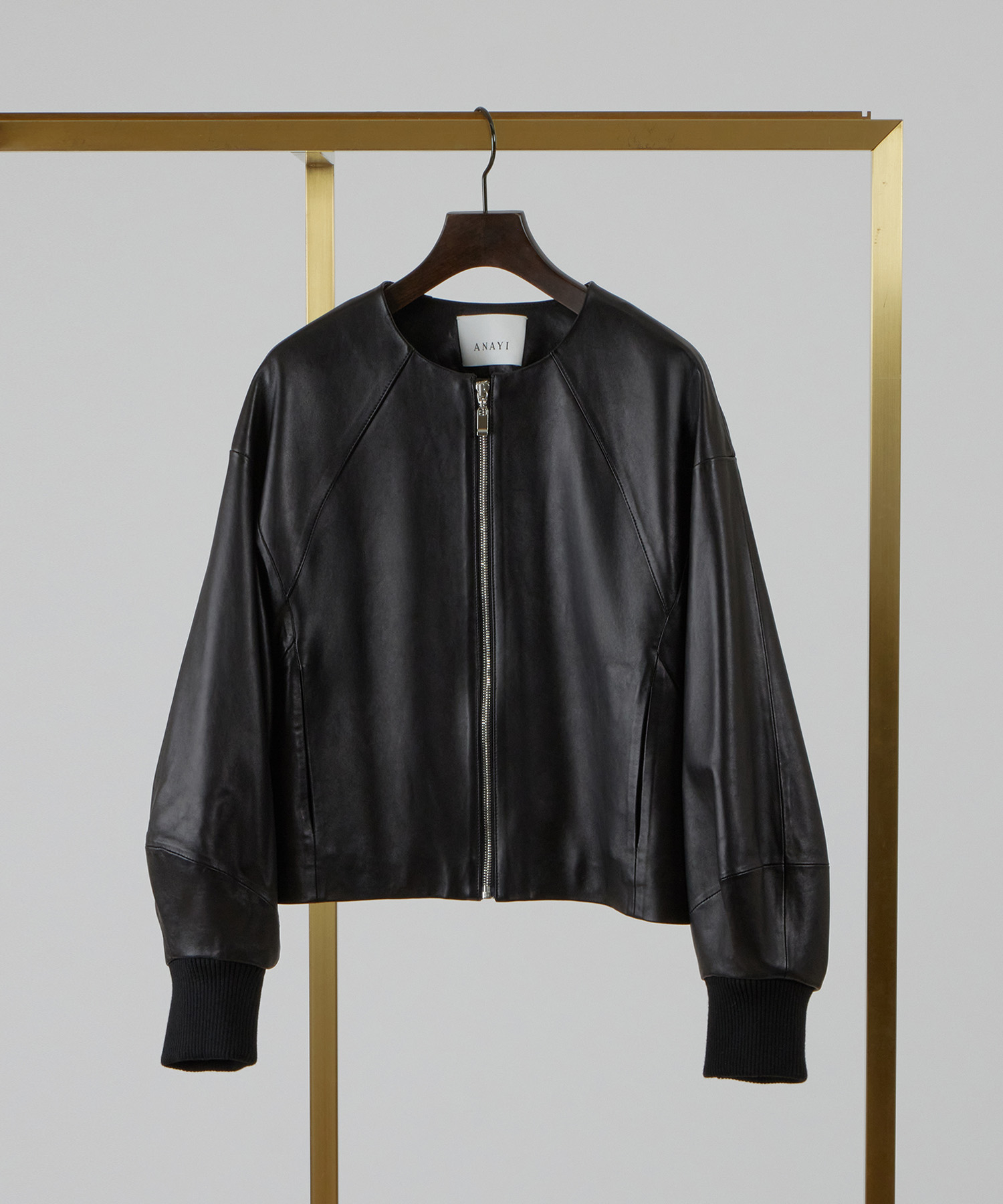 Fur & Leather】秋の気配を纏う、柔らかなファーと艶やかなレザー