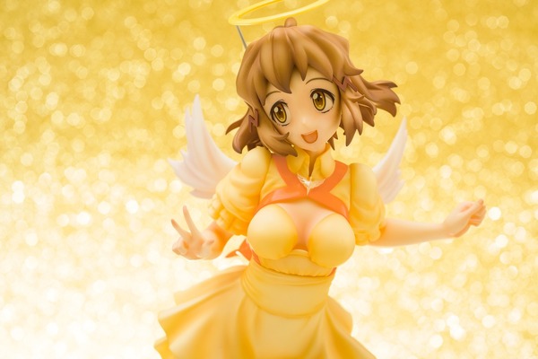 シンフォギア」立花響、天使な装いで降臨ッ！上目遣いが◎ 天使Ver