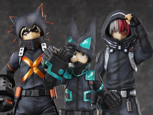 映画「ヒロアカ」新コスチューム“ステルススーツ”姿の緑谷出久、爆豪