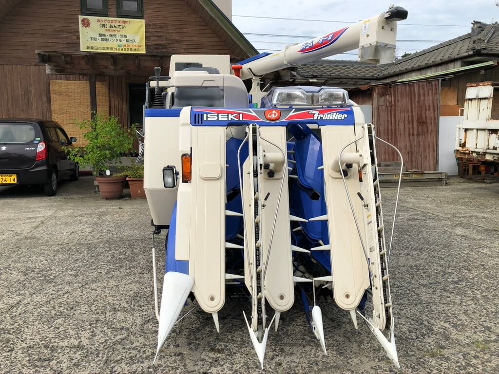 3条刈28馬力イセキコンバインHFG328ズームオーガです。 ⚙ 中古農機具