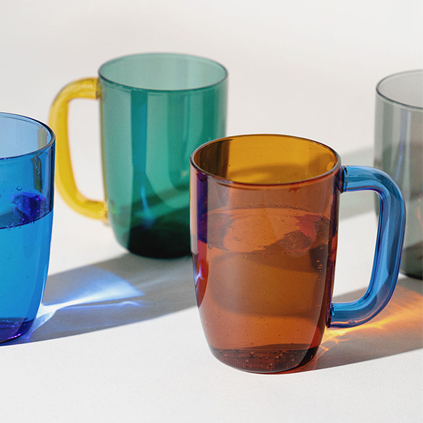 amabro / GRIP MUG(Amber×Blue)を贈るなら、多彩で高品質なantina gift