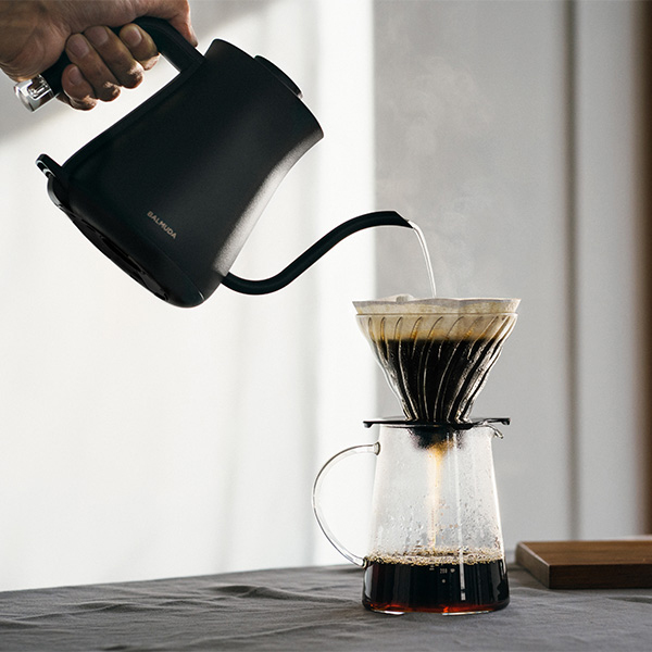 BALMUDA（バルミューダ） / BALMUDA The Pot ブラックを贈るなら、多彩