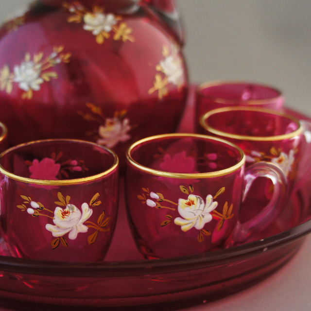 オールドバカラ「薔薇文様 赤色ガラス リキュールセット