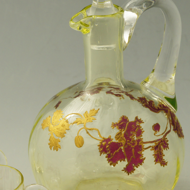 オールドバカラ「ウランガラス 赤エナメル彩 リキュールセット（ボトル