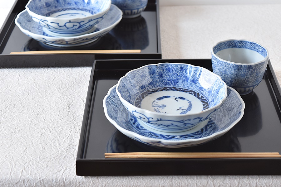 古伊万里 染付 微塵唐草 成化年製文 輪花型膾皿 - 生活骨董と古布の