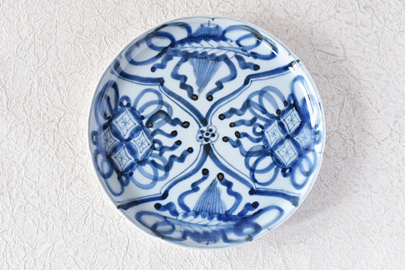 古伊万里 染付 宝尽くし 七寸皿 - 生活骨董と古布のアンティーク