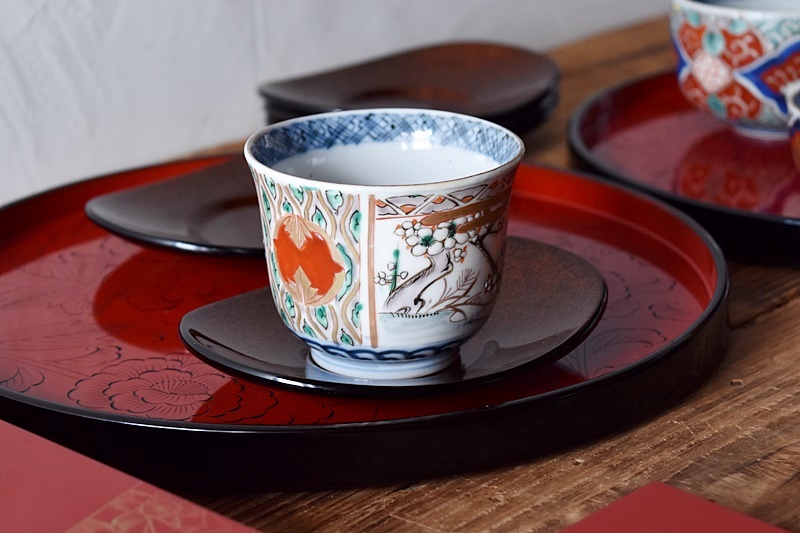 伊万里 色絵 梅 赤丸よろけ模様 向付 湯呑 - 生活骨董と古布の