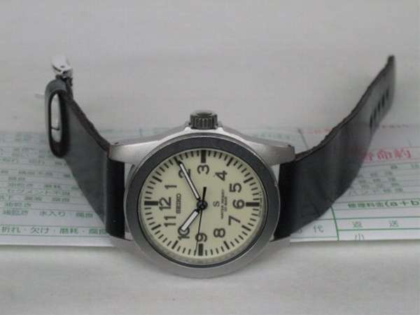 セイコー SUS 7N21-0010 サス クオーツ 希少な蓄光文字盤